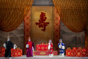 Ópera de Pequim apresenta espetáculo clássico do teatro musical chinês em Salvador