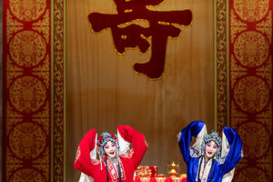 Ópera de Pequim apresenta espetáculo clássico do teatro musical chinês em Salvador