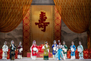Ópera de Pequim apresenta espetáculo clássico do teatro musical chinês em Salvador