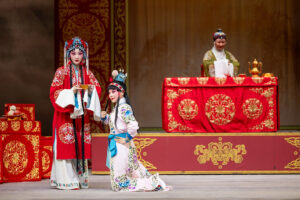 Ópera de Pequim apresenta espetáculo clássico do teatro musical chinês em Salvador