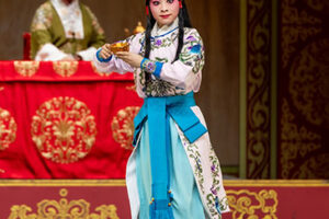 Ópera de Pequim apresenta espetáculo clássico do teatro musical chinês em Salvador