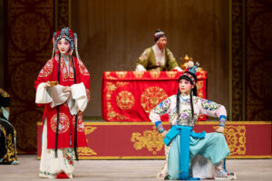 Ópera de Pequim apresenta espetáculo clássico do teatro musical chinês em Salvador