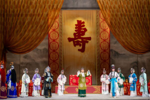 Ópera de Pequim apresenta espetáculo clássico do teatro musical chinês em Salvador