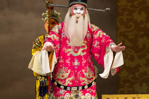 Ópera de Pequim apresenta espetáculo clássico do teatro musical chinês em Salvador