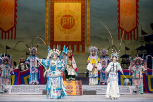 Ópera de Pequim apresenta espetáculo clássico do teatro musical chinês em Salvador