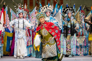 Ópera de Pequim apresenta espetáculo clássico do teatro musical chinês em Salvador