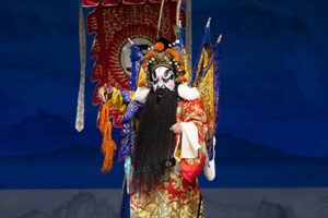 Ópera de Pequim apresenta espetáculo clássico do teatro musical chinês em Salvador