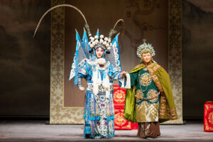Ópera de Pequim apresenta espetáculo clássico do teatro musical chinês em Salvador