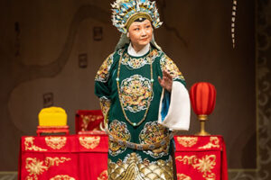 Ópera de Pequim apresenta espetáculo clássico do teatro musical chinês em Salvador