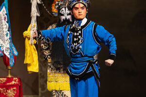 Ópera de Pequim apresenta espetáculo clássico do teatro musical chinês em Salvador