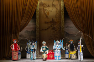 Ópera de Pequim apresenta espetáculo clássico do teatro musical chinês em Salvador