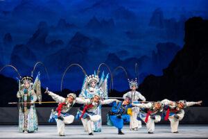 Ópera de Pequim apresenta espetáculo clássico do teatro musical chinês em Salvador