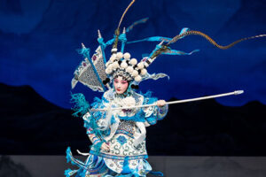 Ópera de Pequim apresenta espetáculo clássico do teatro musical chinês em Salvador