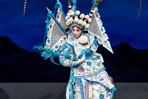 Ópera de Pequim apresenta espetáculo clássico do teatro musical chinês em Salvador
