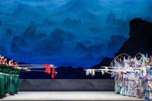 Ópera de Pequim apresenta espetáculo clássico do teatro musical chinês em Salvador