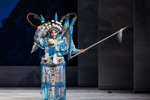 Ópera de Pequim apresenta espetáculo clássico do teatro musical chinês em Salvador